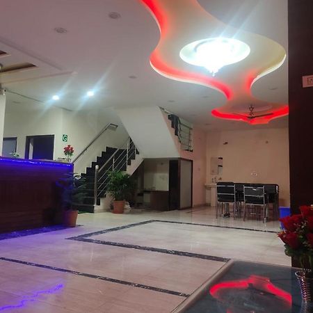 Hotel Kb Square Near Chandigarh Railway Station Exterior foto