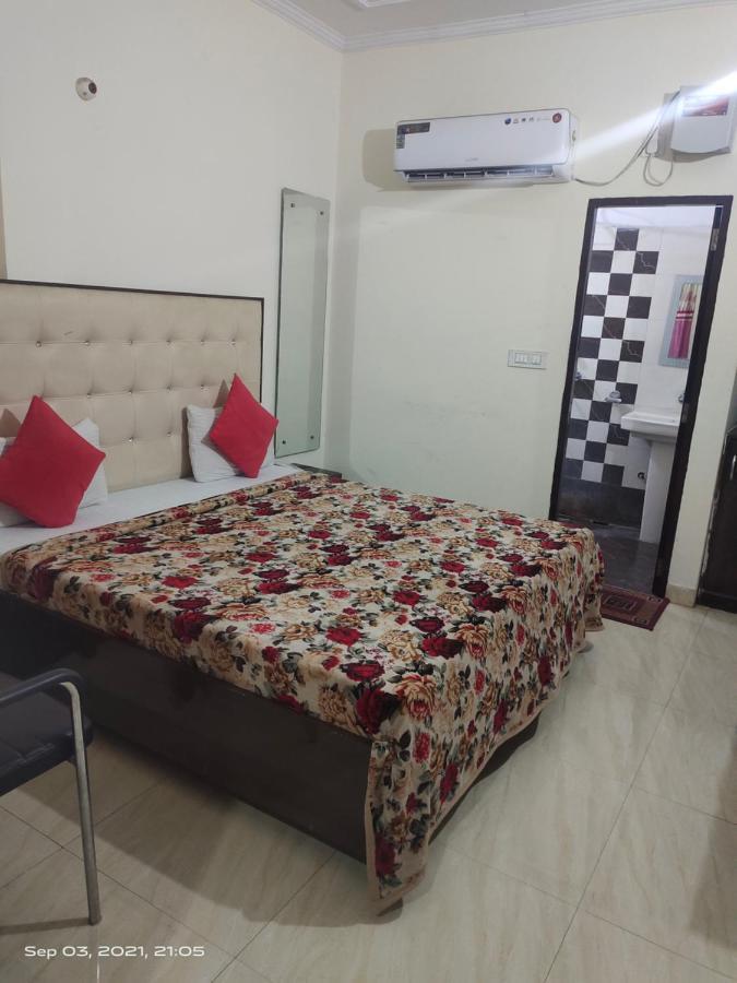 Hotel Kb Square Near Chandigarh Railway Station Exterior foto