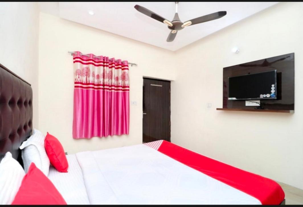 Hotel Kb Square Near Chandigarh Railway Station Habitación foto