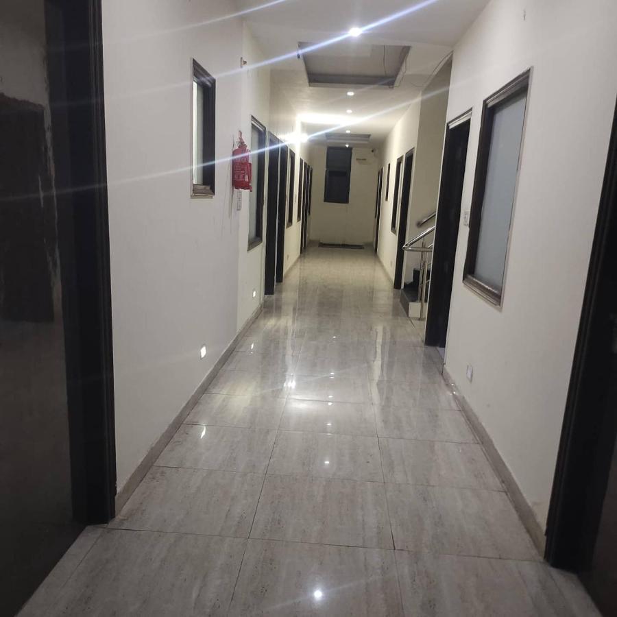 Hotel Kb Square Near Chandigarh Railway Station Habitación foto