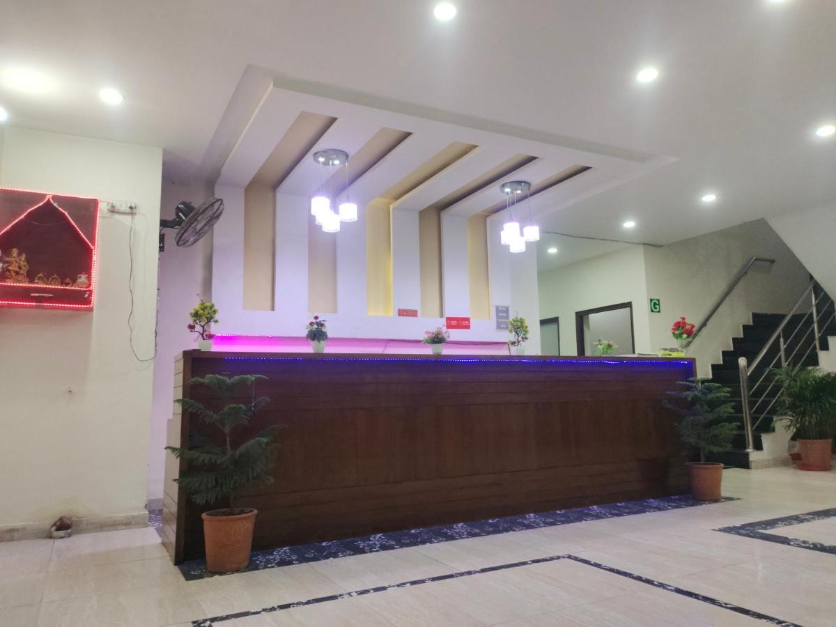Hotel Kb Square Near Chandigarh Railway Station Exterior foto