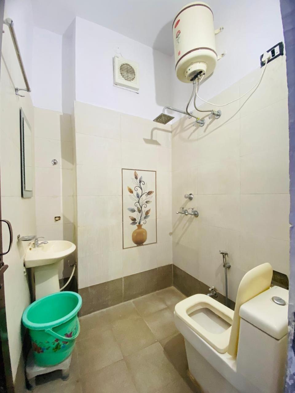 Hotel Kb Square Near Chandigarh Railway Station Exterior foto
