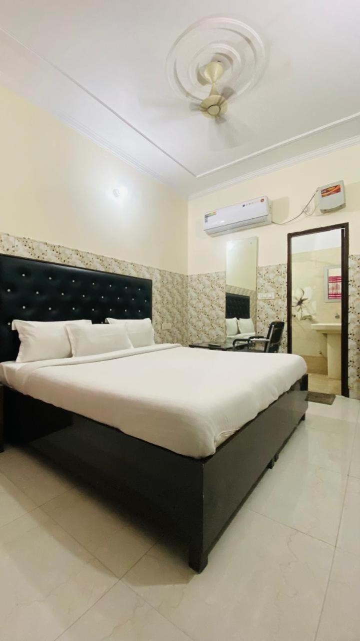 Hotel Kb Square Near Chandigarh Railway Station Exterior foto