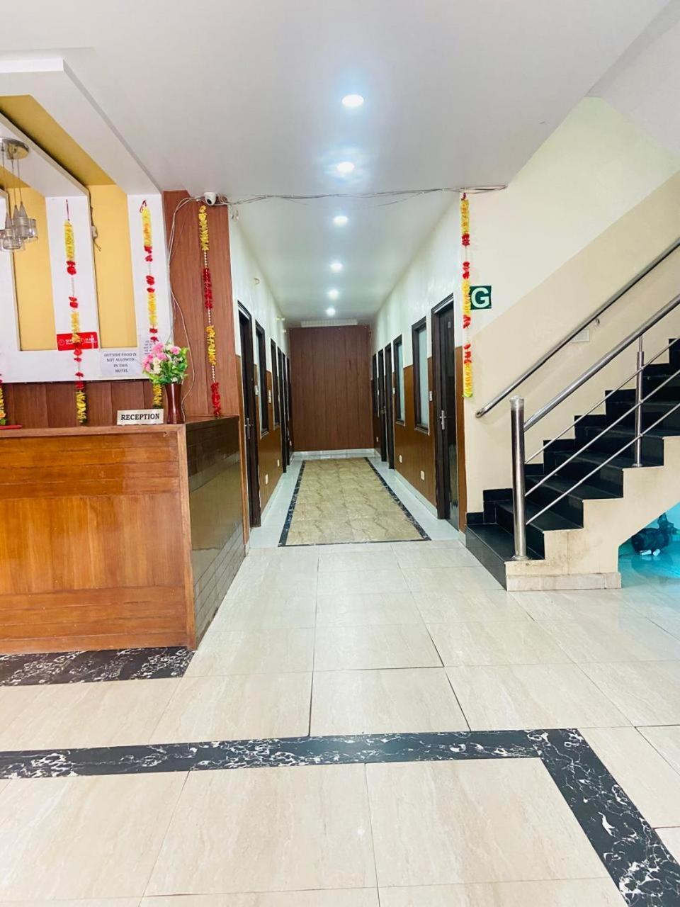 Hotel Kb Square Near Chandigarh Railway Station Exterior foto
