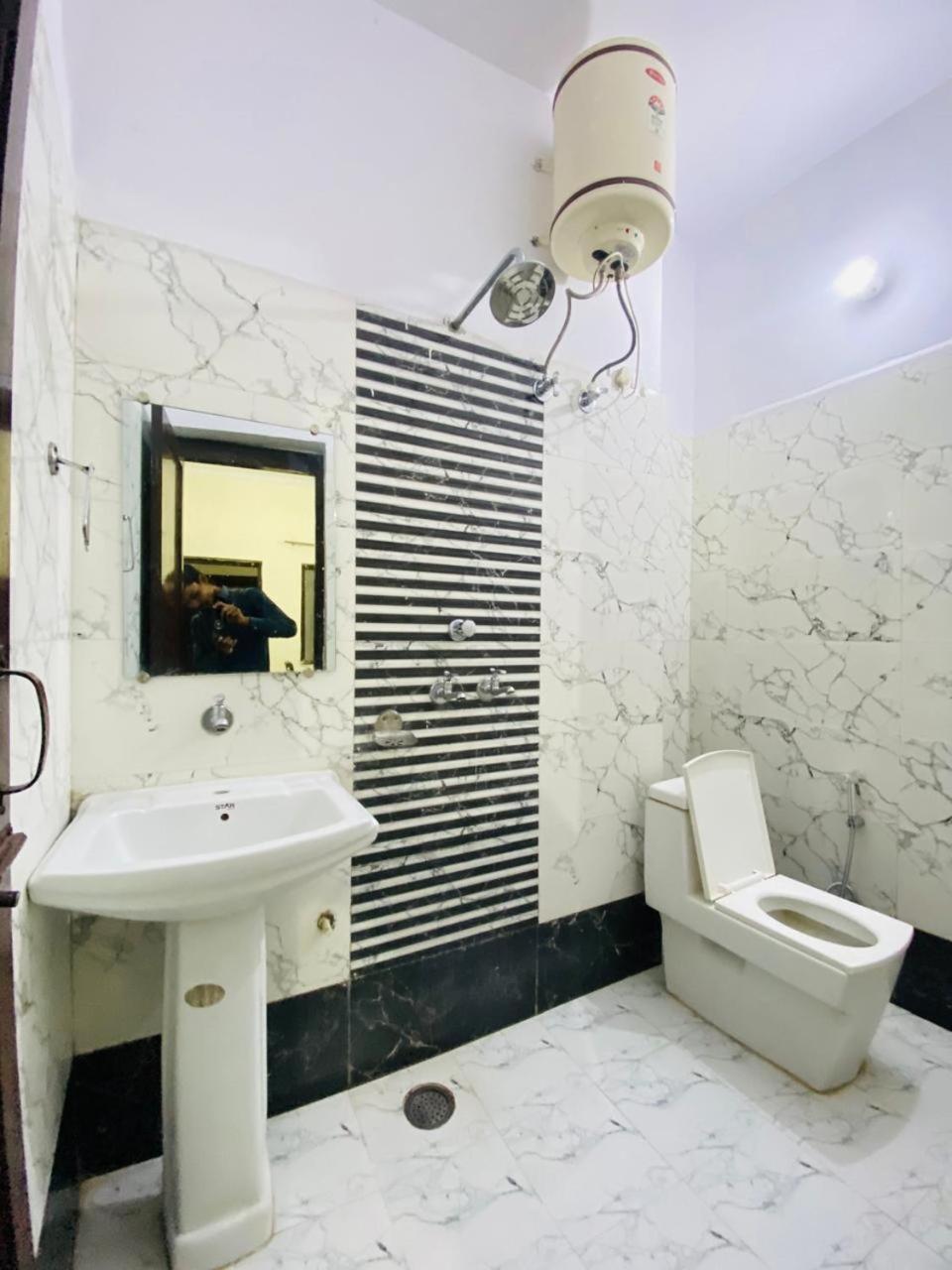 Hotel Kb Square Near Chandigarh Railway Station Exterior foto